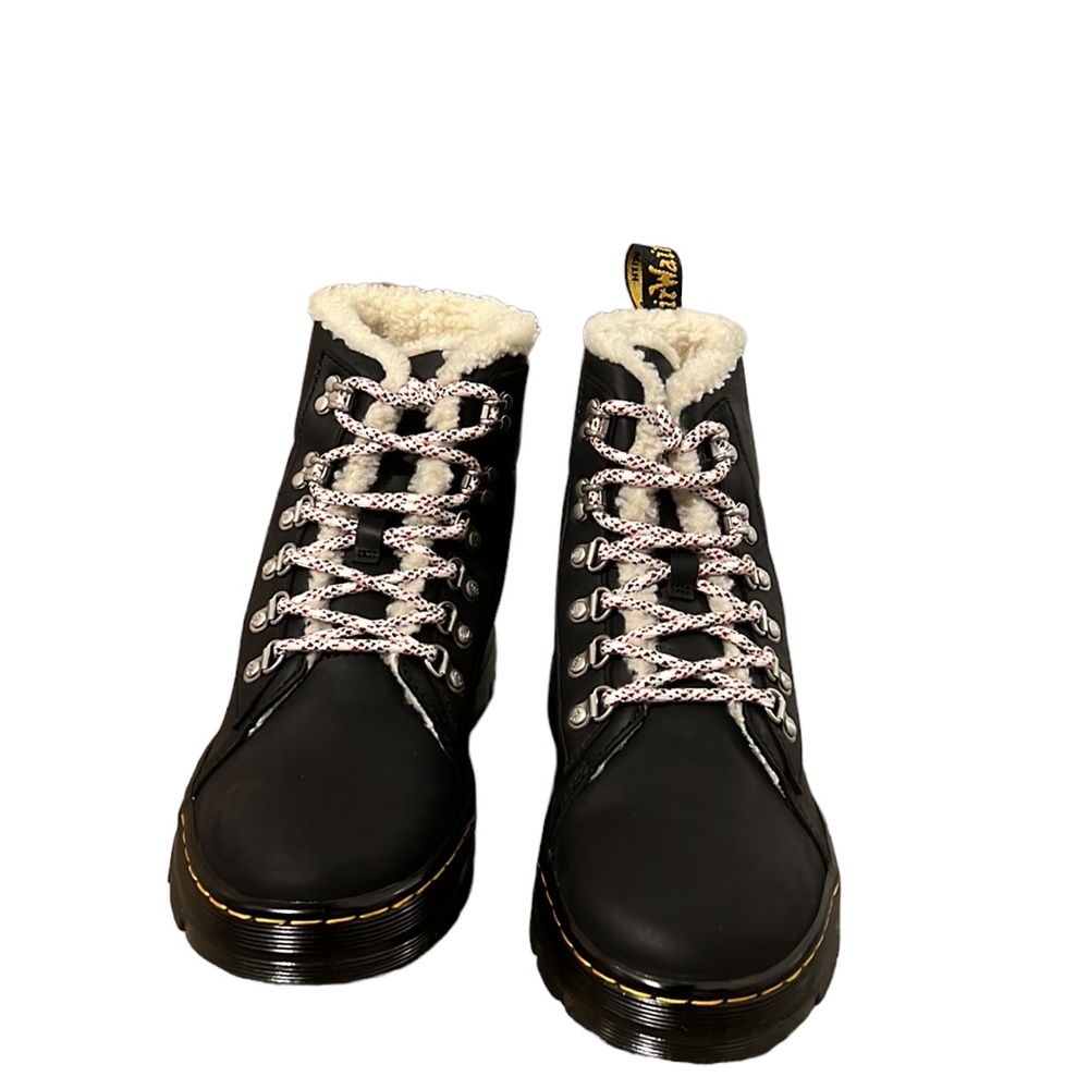 NWB Dr. Martens Women’s Wyoming Black Winter Boot Sz 8 - Picture 2 of 5
